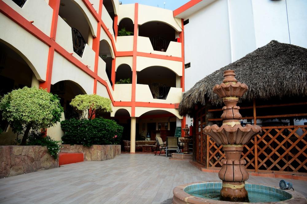 Hotel Las Fuentes ロスモチス エクステリア 写真
